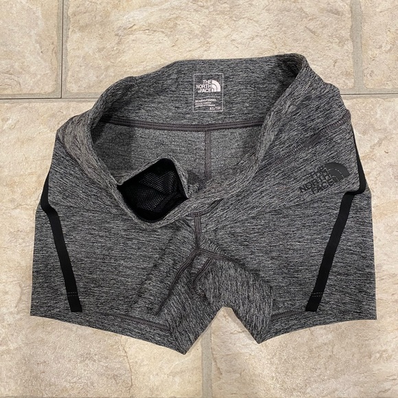 NWOT North Face spandex shorts - Picture 4 of 7